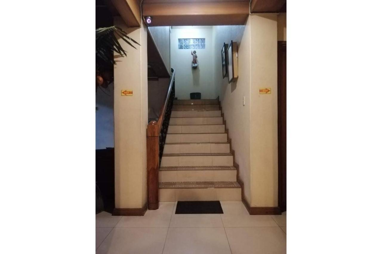 Reddoorz At Casa Marabella Villamonte Bacolod City Exterior foto